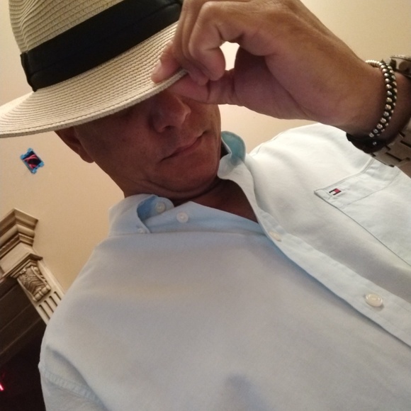 Profile Picture of Alexander Fernandez (@alfermania) on Poshmark