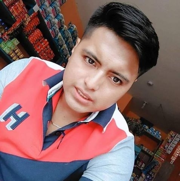 Profile Picture of Luis Pomboza (@ximenachisag4) on Poshmark