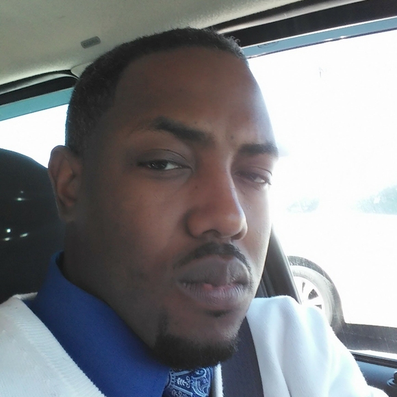 Profile Picture of Mike Burks (@aalecc) on Poshmark