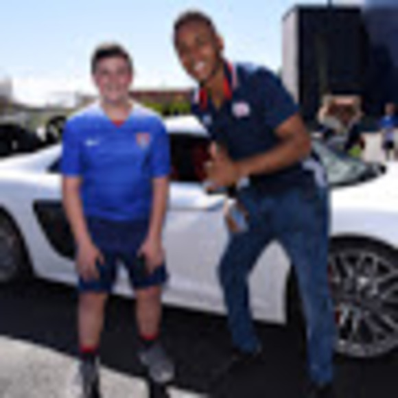 Profile Picture of Ian Silva (@isilva13247) on Poshmark