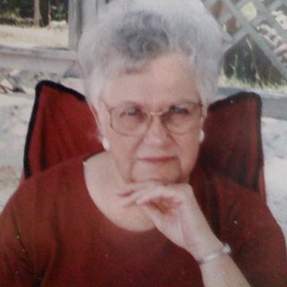 Helen Howard - Facebook Profile Picture of Helen Howard (@helen.howard.5030) on Facebook