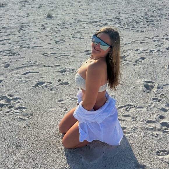 Profile Picture of Abrianna Ferriera (@a_ferriera) on Poshmark