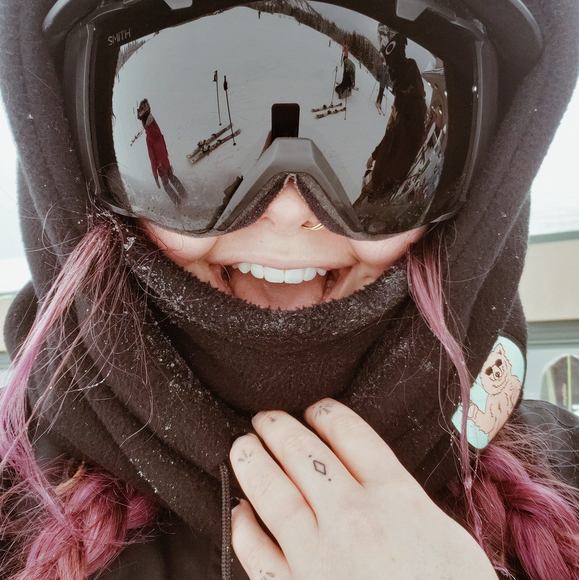 Profile Picture of Randi-lee Clarkson (@randilee_) on Poshmark