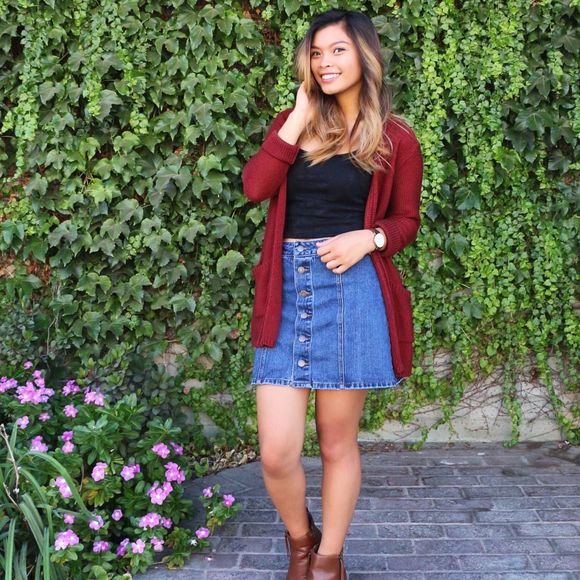 Profile Picture of Stephanie Trinidad (@itsjuststeph) on Poshmark