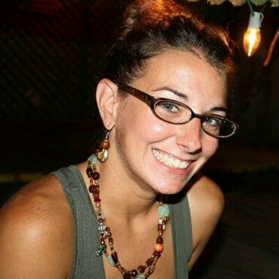 Profile Picture of Lindsey Hebert (@LinzHebert) on Twitter