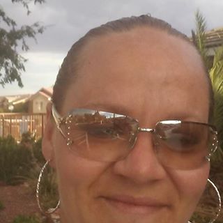 Profile Picture of Amanda C Geng (@LazieDazie702) on Facebook