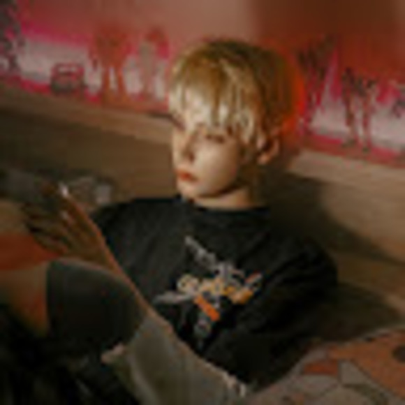 Profile Picture of Bianca Salgado (@mirrorshifftt) on Poshmark