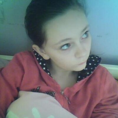 Profile Picture of Katie Henshaw (@katie4luke) on Twitter