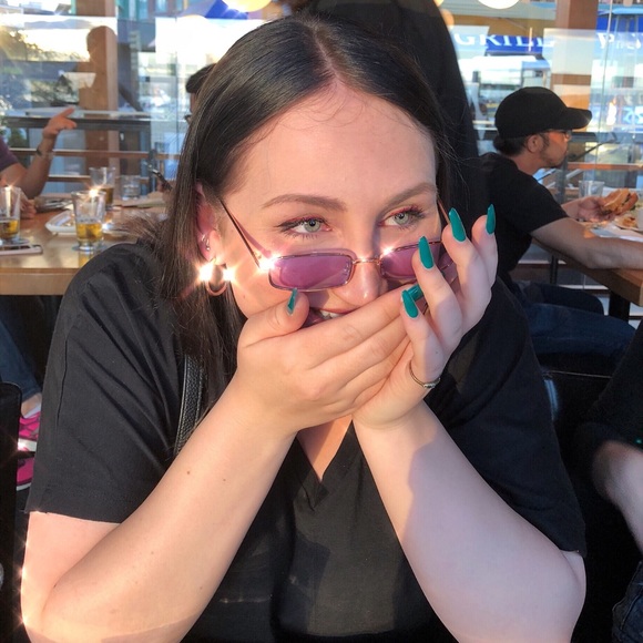 Profile Picture of Leah Hennessy (@leahennessy) on Poshmark