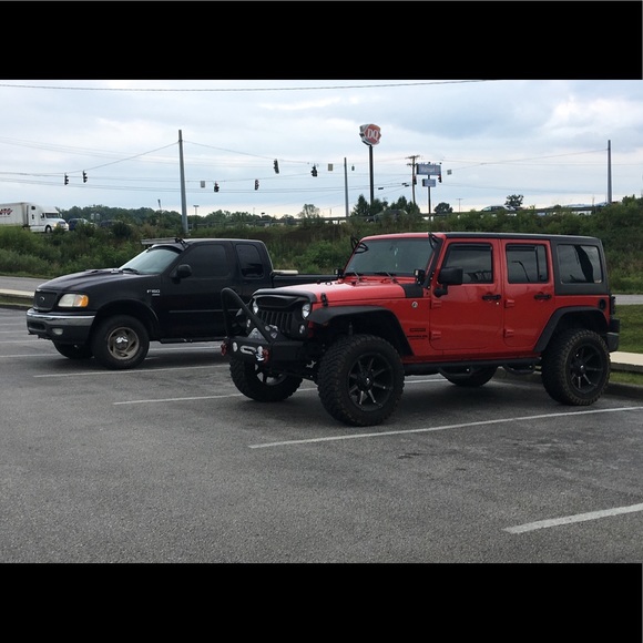 Profile Picture of Tyler Swafford (@tylerswafford1) on Poshmark