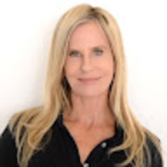 Profile Picture of Kathryn Netter (@kathrynenetter) on Poshmark