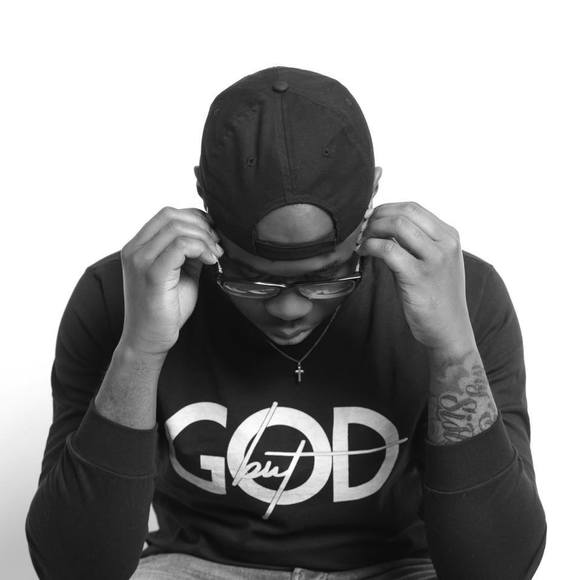 Profile Picture of Joshua Lamont (@___lamont_xxx) on Poshmark