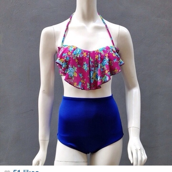 Profile Picture of Angela Holcomb (@cheekychic14) on Poshmark