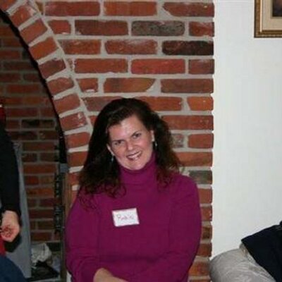 Profile Picture of Roberta Campbell (@RobinCammy) on Twitter
