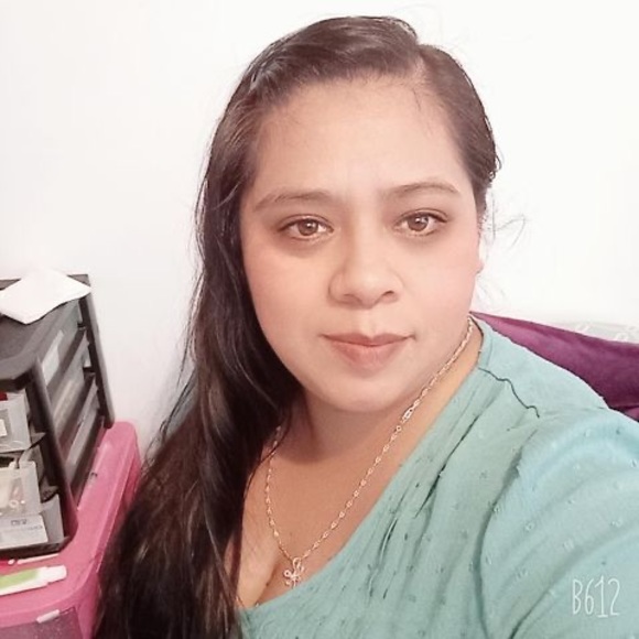 Profile Picture of Alva Majoo (@alvamajoo) on Poshmark