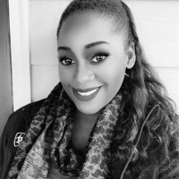 Profile Picture of Rochelle Royce (@royce_86) on Poshmark