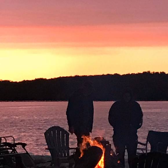 Profile Picture of Robin Halstead-sorber (@rsorber) on Poshmark