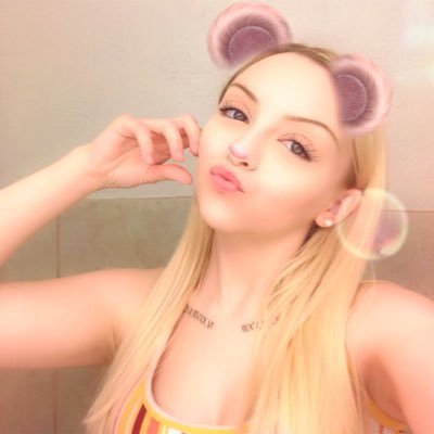 Profile Picture of Baby Girl. ღ (@oxRebeccaLynnxo) on Twitter
