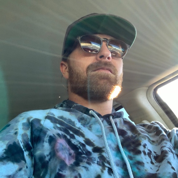 Profile Picture of Adam Botner (@b3finga) on Poshmark