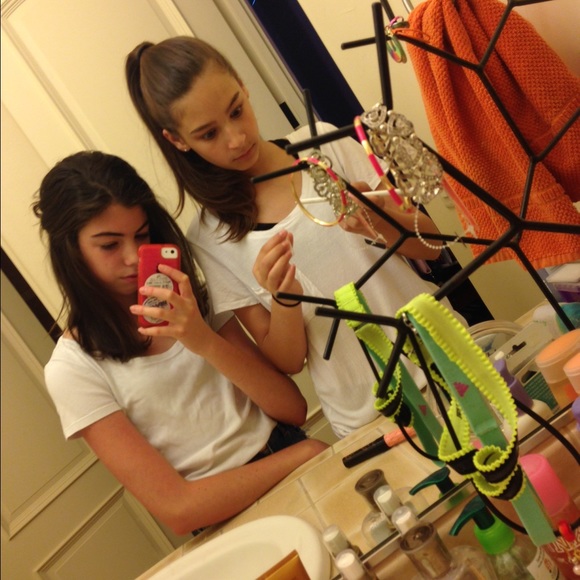 Profile Picture of Beth Doolan (@bethdoolan) on Poshmark