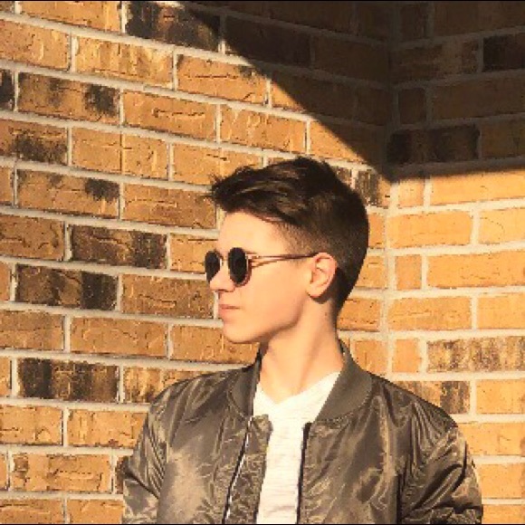 Profile Picture of Joseph Krause (@josephkrause1) on Poshmark