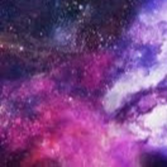 Profile Picture of Eniah Grixz (@grixzeniah46) on Poshmark