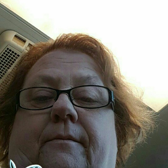 Profile Picture of Rose Haulk (@hawkeye497) on Poshmark