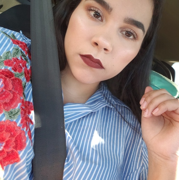 Profile Picture of Emily Bates (@bates_emily123) on Poshmark