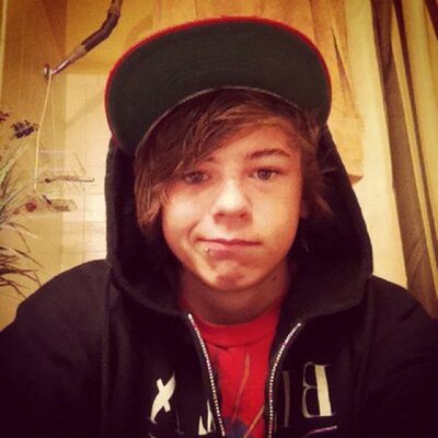 Profile Picture of Danny Steffen (@Dannyisntblack) on Twitter