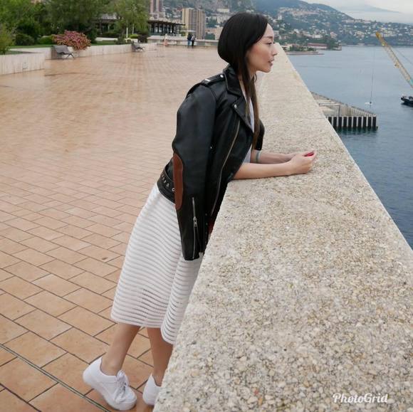 Profile Picture of Salina Ohh-lim (@dear_salina) on Poshmark