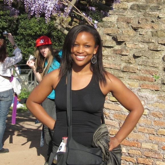 Profile Picture of Kendra Cuffe (@kmcuffe) on Poshmark