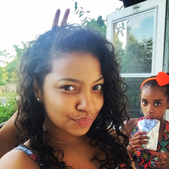 Profile Picture of Joslaine Villavizar (@joslaine6) on Poshmark