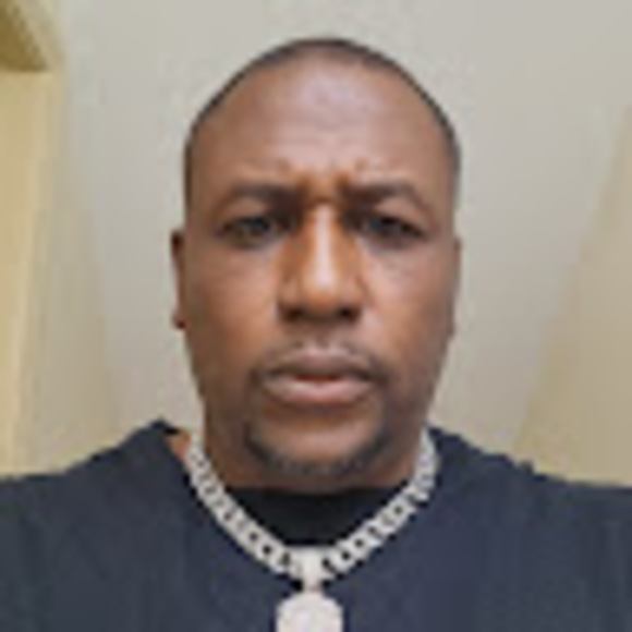 Profile Picture of Kevin Hickson (@kev76400) on Poshmark