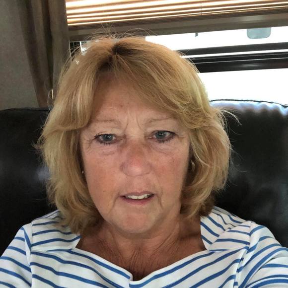 Profile Picture of Carol Thumann (@carolthumann) on Poshmark