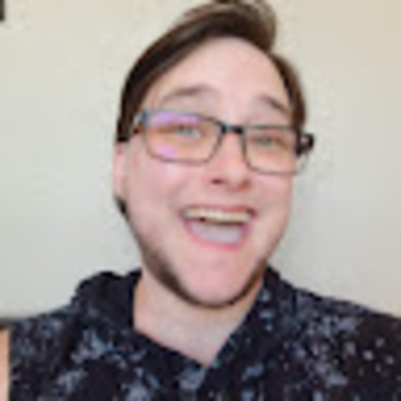 Derek Gaffney - Poshmark Profile Picture of Derek Gaffney (@binaryderek) on Poshmark