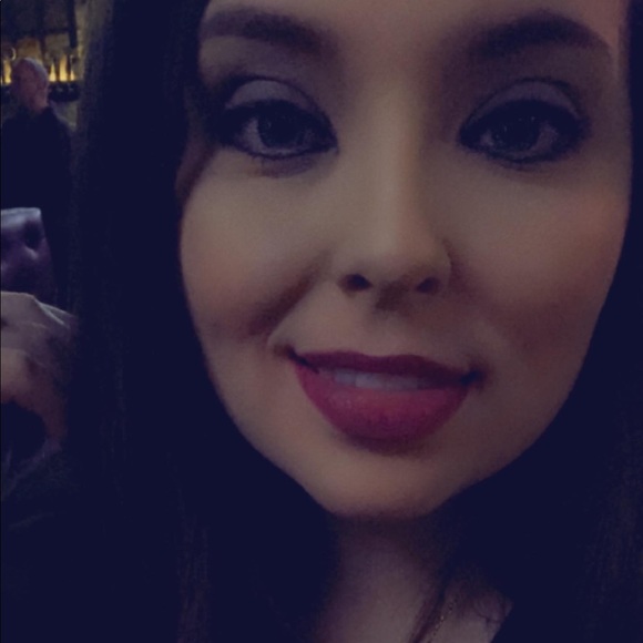 Profile Picture of Sara Conway (@bconway32791) on Poshmark