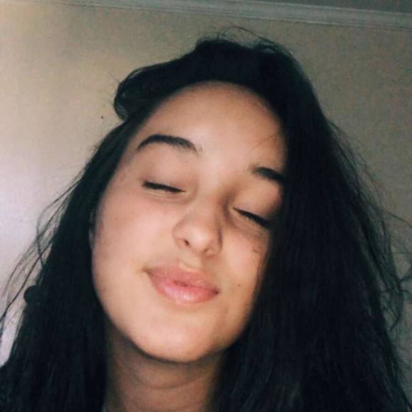 Profile Picture of Kadence Hodgkins (@kadencehodgkins) on Poshmark