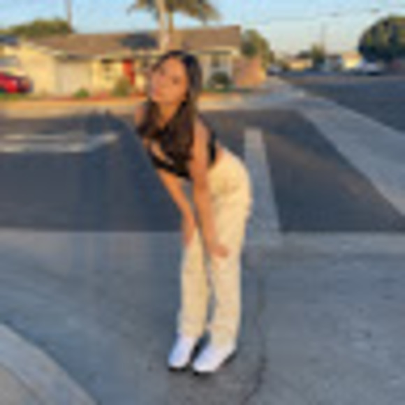 Profile Picture of Marilyn Bowmar (@marilynbowmar) on Poshmark