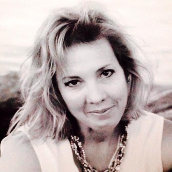 Profile Picture of Karen Boegemann (@workingmom518) on Poshmark