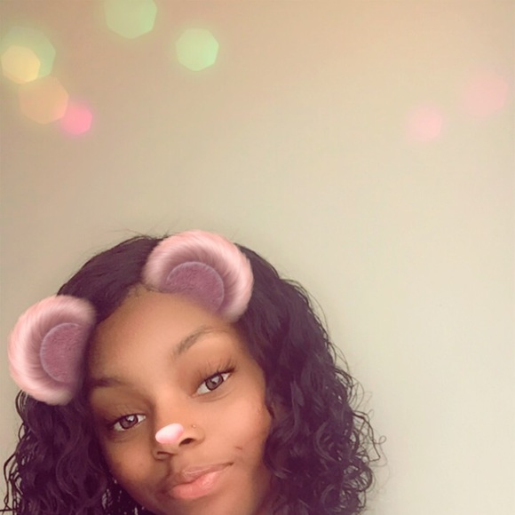 Profile Picture of Bobbi Colvin (@itssbobbi) on Poshmark