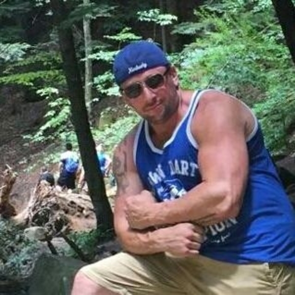 Profile Picture of Joshua Marcum (@joshmarcum79) on Poshmark