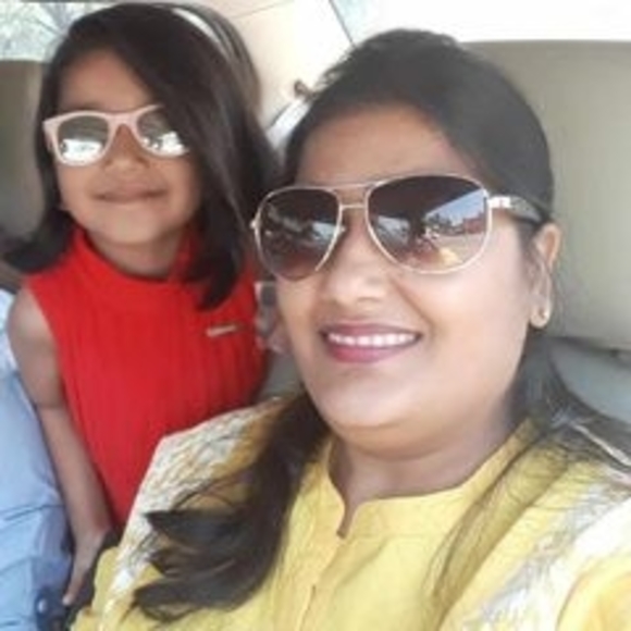 Profile Picture of Divya Agrawal (@divyaocp) on Poshmark