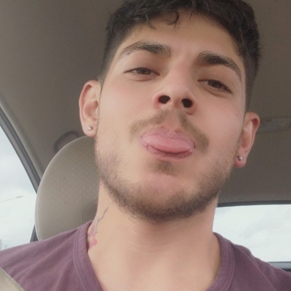 Profile Picture of Joel Mares (@joelmares) on Poshmark