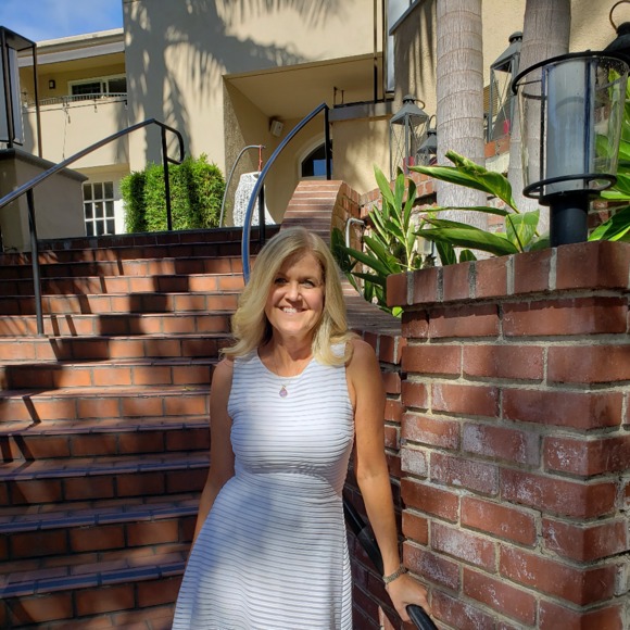 Profile Picture of Amanda Mcelhiney (@amcelhiney22) on Poshmark