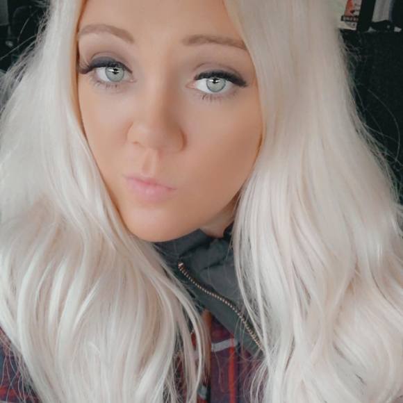 Profile Picture of Whitney Grimm (@grimmwhitney) on Poshmark