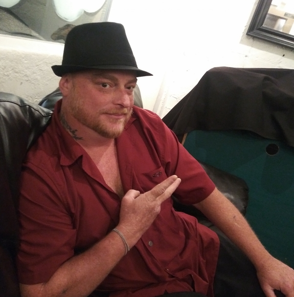 Profile Picture of George Tollo (@tollogeorge453) on Poshmark