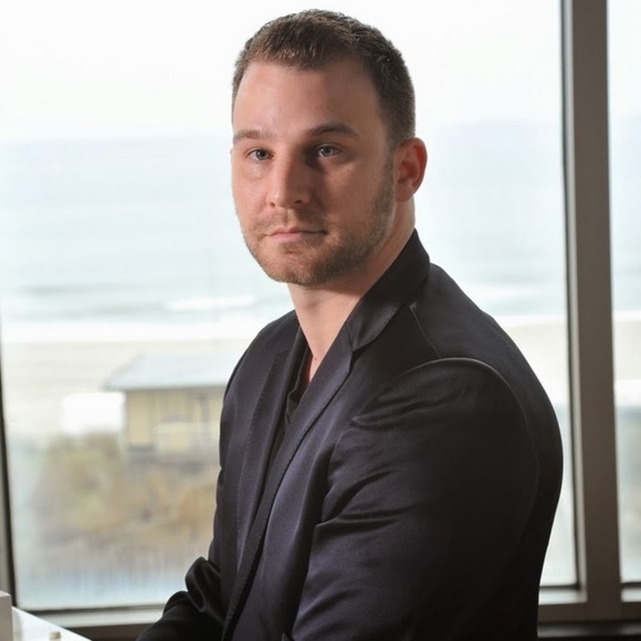 Profile Picture of Josh Heffler (@joshheffler) on Poshmark