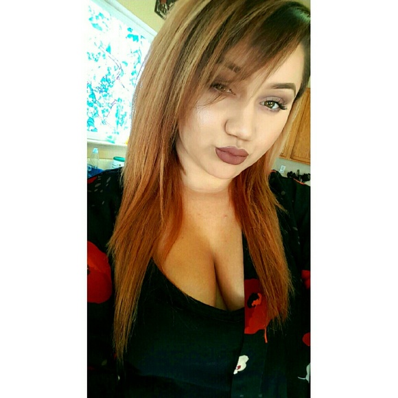 Profile Picture of Monique Campos (@monic_94) on Poshmark