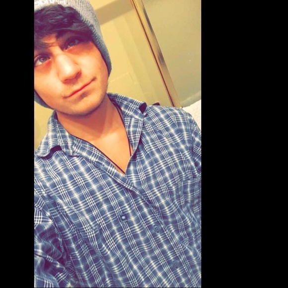 Profile Picture of Ty Detuncq (@tydetuncq) on Poshmark