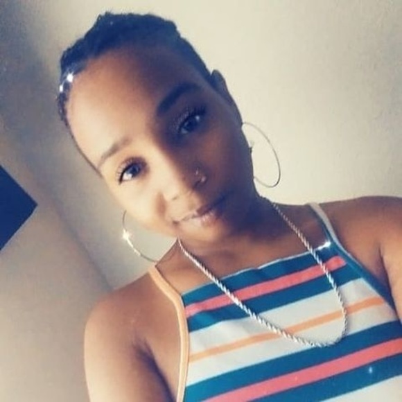 Profile Picture of Dalesha Goodwin (@unicornpimpin) on Poshmark